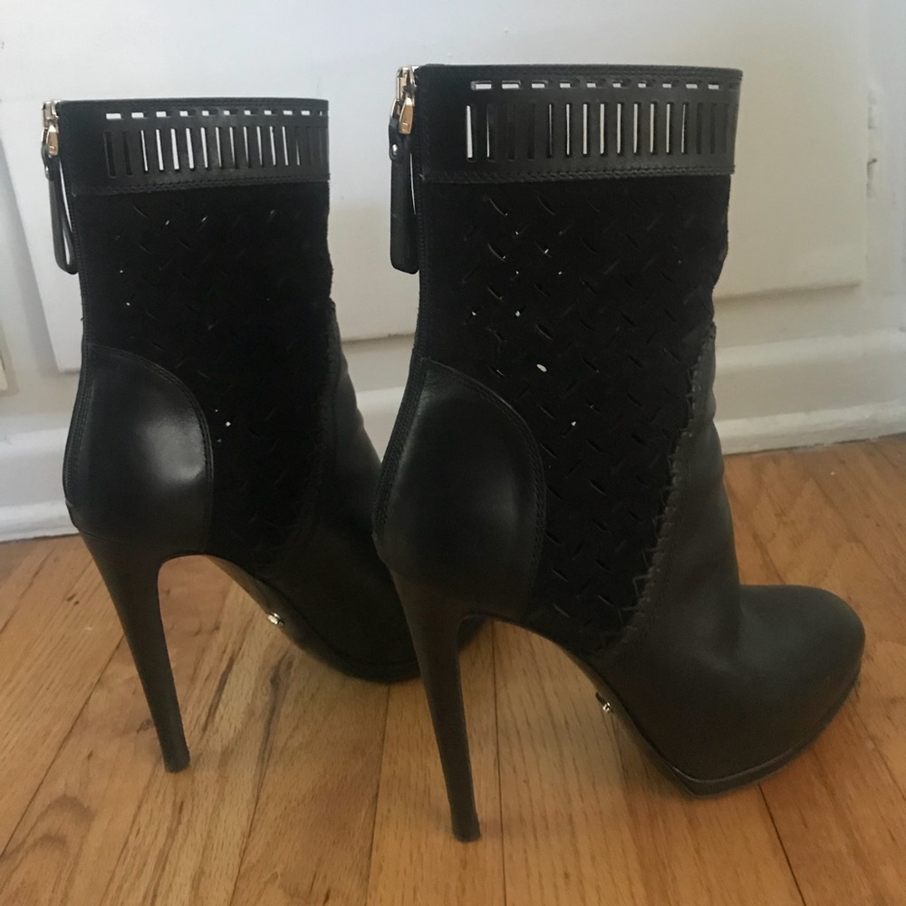 ❌SOLD❌ Sergio Rossi 38 Black Ankle Boot Heel